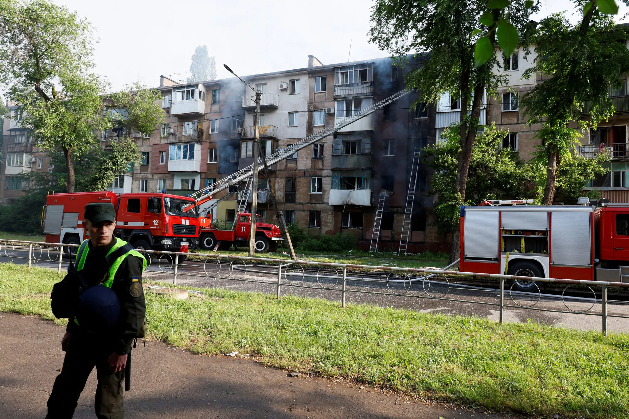 У Кривому Розі 11 загиблих від російського удару, пошукова операція завершена